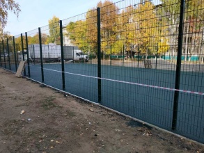 Забор на спортивную площадку 40 метров фото в Власихе