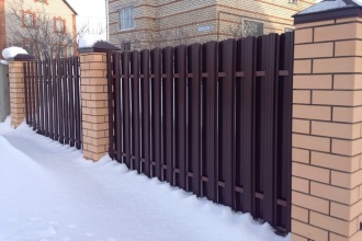 Забор из евроштакетника в шахматном порядке 30 метров фото в Власихе