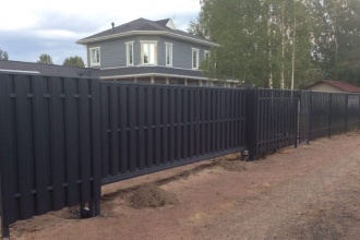 Забор из евроштакетника с бетонированием столбов 80 метров фото в Власихе
